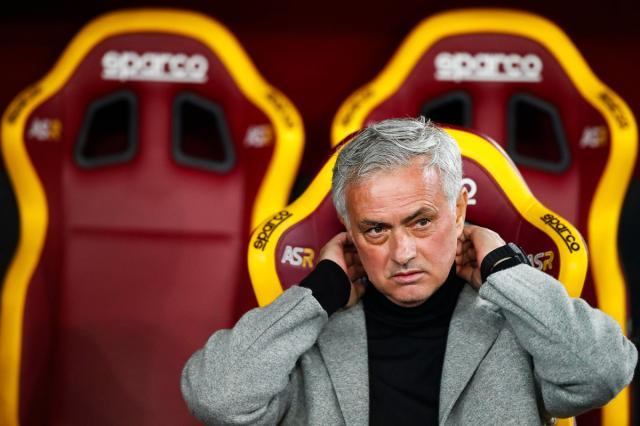 1705408011857048432.jpg Jose-Mourinho-Roma-side-eye.jpg