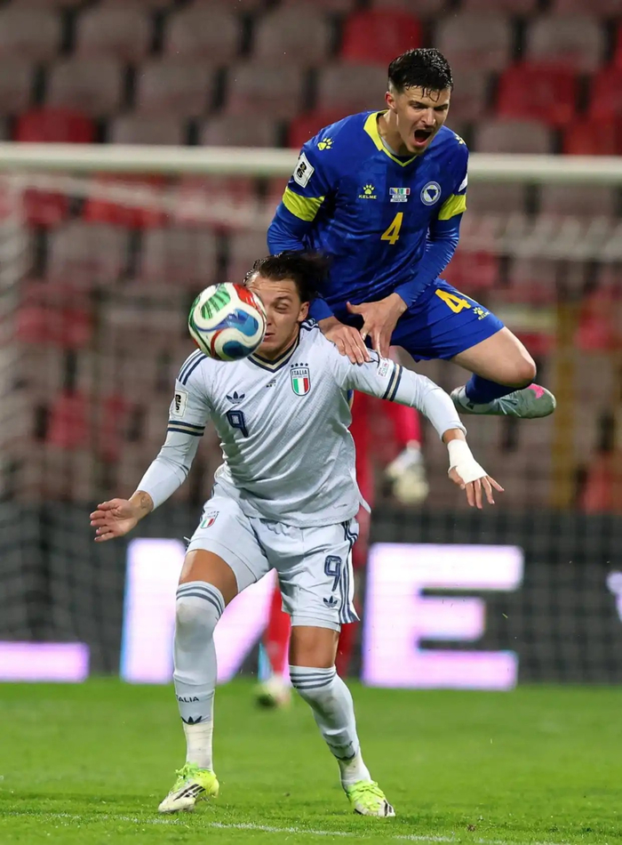 开云体育下载-目前只剩一人踢过世界杯，大浪淘沙，“蓝衣军团”还剩什么？|意大利队|乌拉圭足球队|阿斯顿维拉|世预赛|维拉蒂_新浪新闻