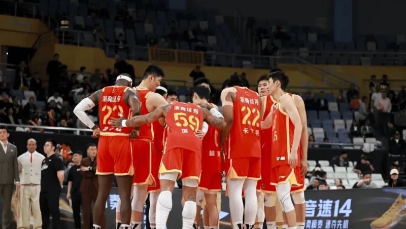 开云体育-广厦队发文：朱俊龙挺身而出，连续进攻得分为球队保住胜局